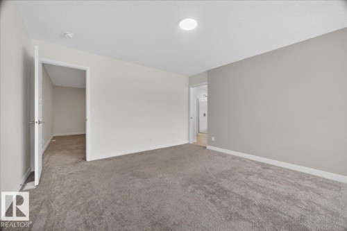 4872 Kinney Road, Edmonton, AB - Indoor Photo Showing Other Room