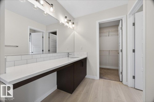 4872 Kinney Road, Edmonton, AB - Indoor Photo Showing Bathroom