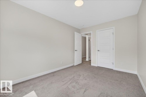 4872 Kinney Road, Edmonton, AB - Indoor Photo Showing Other Room
