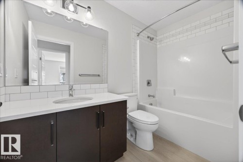 4872 Kinney Road, Edmonton, AB - Indoor Photo Showing Bathroom
