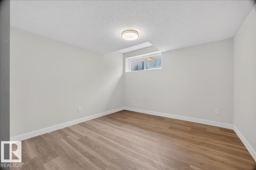 4872 Kinney Road, Edmonton, AB - Indoor Photo Showing Other Room