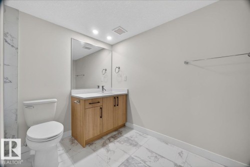 4872 Kinney Road, Edmonton, AB - Indoor Photo Showing Bathroom