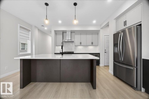4872 Kinney Road, Edmonton, AB - Indoor Photo Showing Kitchen With Upgraded Kitchen