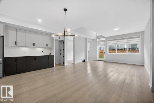 4872 Kinney Road, Edmonton, AB - Indoor Photo Showing Other Room