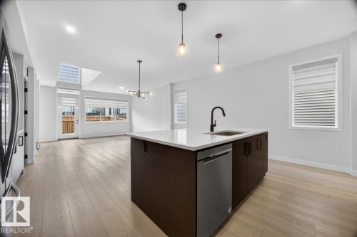4872 Kinney Road, Edmonton, AB - Indoor Photo Showing Kitchen With Upgraded Kitchen