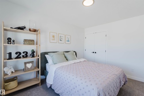 211 Edgemont Green, Edmonton, AB - Indoor Photo Showing Bedroom