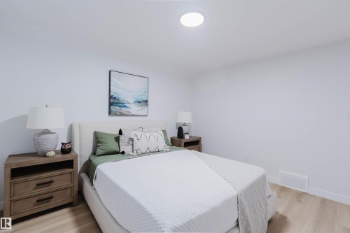 211 Edgemont Green, Edmonton, AB - Indoor Photo Showing Bedroom