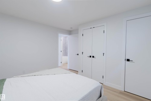 211 Edgemont Green, Edmonton, AB - Indoor Photo Showing Bedroom