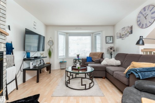 25 3645 145 Avenue, Edmonton, AB - Indoor Photo Showing Living Room