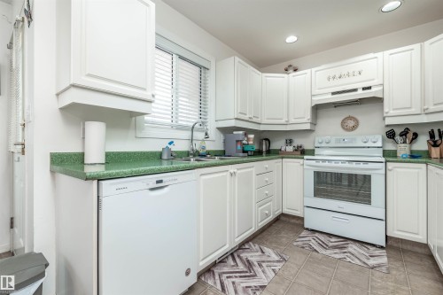 25 3645 145 Avenue, Edmonton, AB - Indoor Photo Showing Kitchen With Double Sink