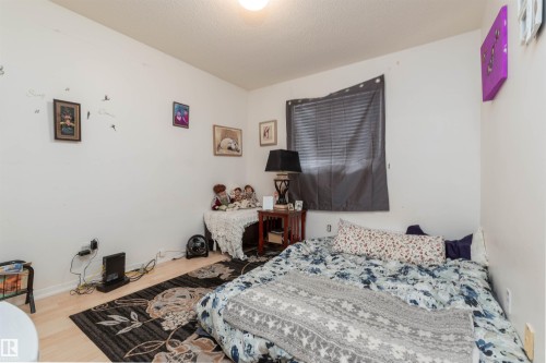 25 3645 145 Avenue, Edmonton, AB - Indoor Photo Showing Bedroom