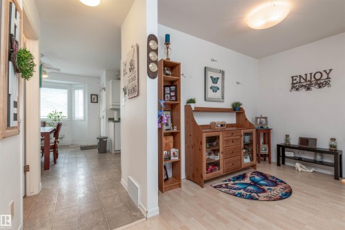 25 3645 145 Avenue, Edmonton, AB - Indoor Photo Showing Other Room