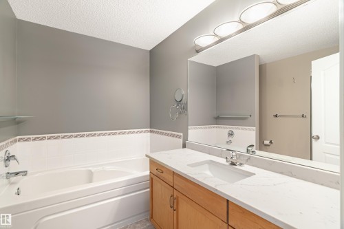 2550 Rabbit Hill Road, Edmonton, AB - Indoor Photo Showing Bathroom