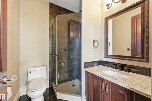 1004 Hollands Point(E), Edmonton, AB - Indoor Photo Showing Bathroom