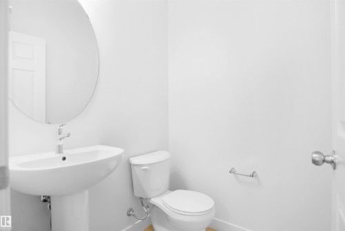 6343 175 Avenue, Edmonton, AB - Indoor Photo Showing Bathroom