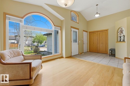70 Eastcott Drive, St. Albert, AB - Indoor