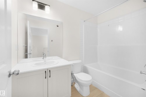 6331 175 Avenue, Edmonton, AB - Indoor Photo Showing Bathroom