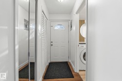 28C MEADOWLARK VILLEGE NW  Edmonton, AB T5R 5X4