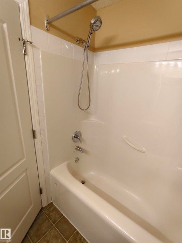 209 7511 171 Street Nw, Edmonton, AB - Indoor Photo Showing Bathroom