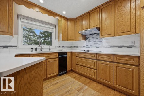 10 Coloniale Court, Beaumont, AB - Indoor Photo Showing Kitchen
