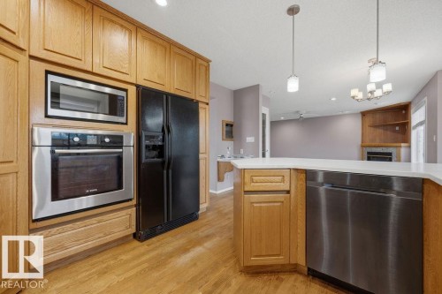 10 Coloniale Court, Beaumont, AB - Indoor Photo Showing Kitchen