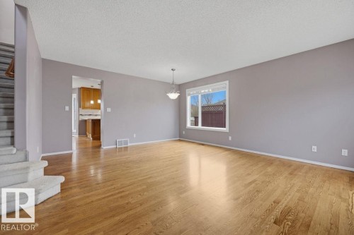 10 Coloniale Court, Beaumont, AB - Indoor