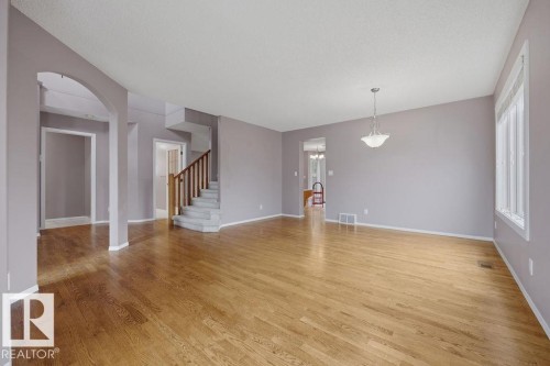 10 Coloniale Court, Beaumont, AB - Indoor