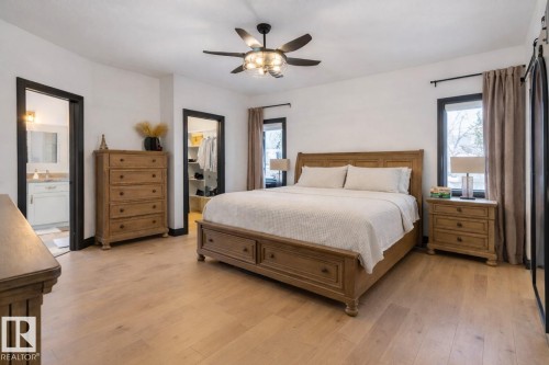 11412 12 Avenue Nw, Edmonton, AB - Indoor Photo Showing Bedroom