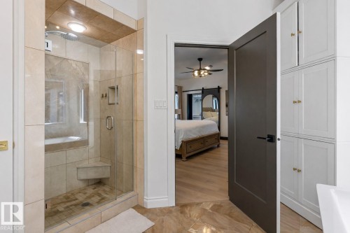 11412 12 Avenue Nw, Edmonton, AB - Indoor Photo Showing Bathroom