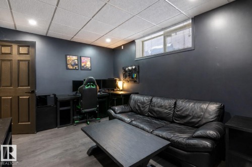 11412 12 Avenue Nw, Edmonton, AB - Indoor