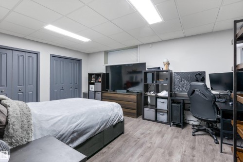 11412 12 Avenue Nw, Edmonton, AB - Indoor Photo Showing Bedroom
