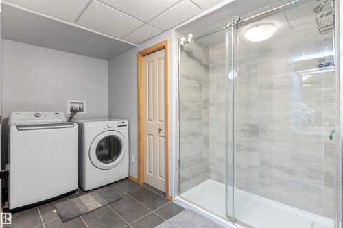 11412 12 Avenue Nw, Edmonton, AB - Indoor Photo Showing Laundry Room