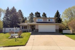 205 Manor Court Sherwood Park, AB T8A 0S8