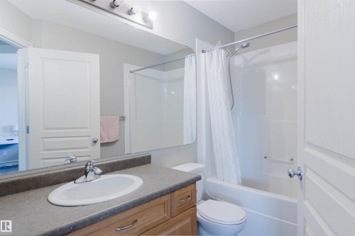 3534 Mclean Crescent, Edmonton, AB - Indoor Photo Showing Bathroom