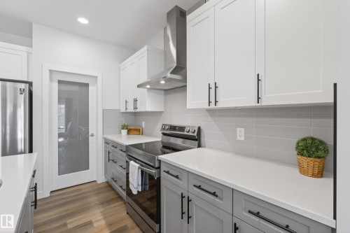 9309 Pear Link Link, Edmonton, AB - Indoor Photo Showing Kitchen With Stainless Steel Kitchen With Upgraded Kitchen