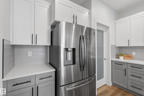 9309 Pear Link Link, Edmonton, AB - Indoor Photo Showing Kitchen With Stainless Steel Kitchen