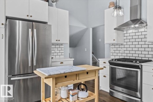 11427 35 Avenue, Edmonton, AB - Indoor Photo Showing Kitchen