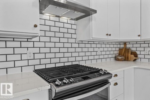 11427 35 Avenue, Edmonton, AB - Indoor Photo Showing Kitchen