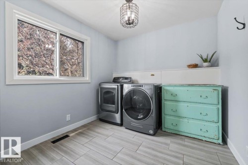 11427 35 Avenue, Edmonton, AB - Indoor Photo Showing Laundry Room