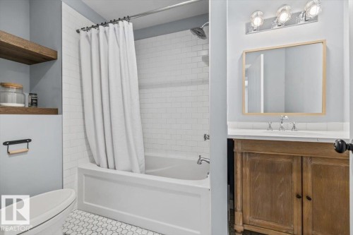 11427 35 Avenue, Edmonton, AB - Indoor Photo Showing Bathroom