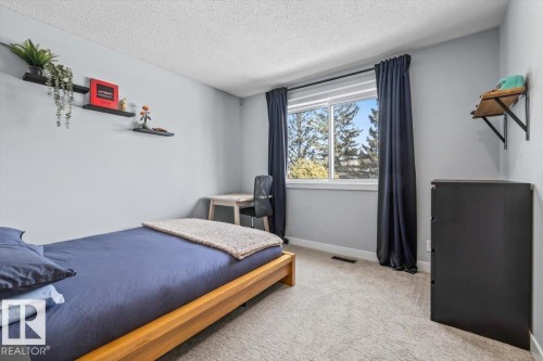 11427 35 Avenue, Edmonton, AB - Indoor Photo Showing Bedroom