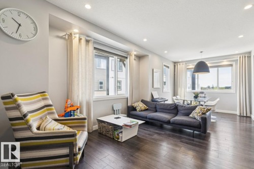 45 16903 68 Street, Edmonton, AB - Indoor Photo Showing Living Room