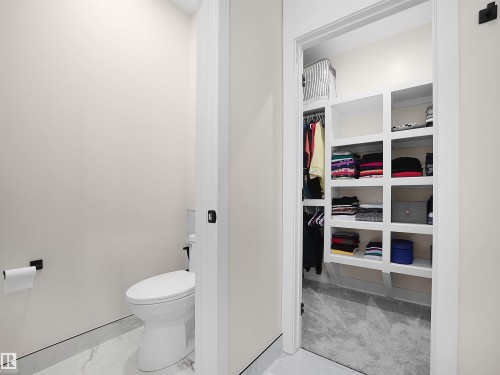 7214 Kiviaq Link, Edmonton, AB - Indoor Photo Showing Bathroom