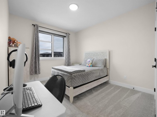 7214 Kiviaq Link, Edmonton, AB - Indoor Photo Showing Bedroom