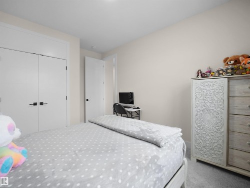 7214 Kiviaq Link, Edmonton, AB - Indoor Photo Showing Bedroom