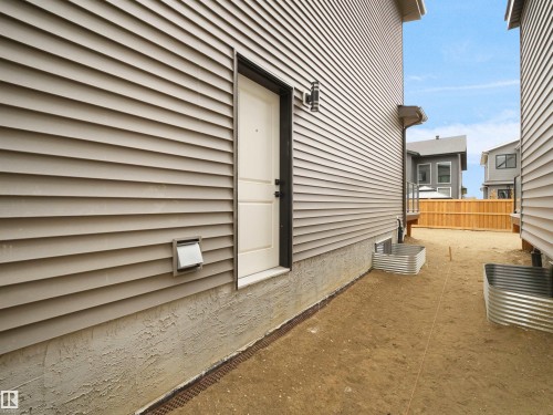 7214 Kiviaq Link, Edmonton, AB - Outdoor With Exterior
