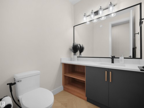 7214 Kiviaq Link, Edmonton, AB - Indoor Photo Showing Bathroom