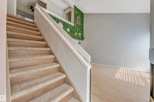 645 Millbourne Road E, Edmonton, AB - Indoor Photo Showing Other Room