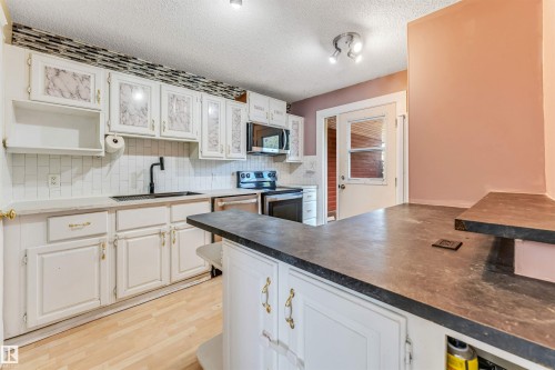 645 Millbourne Road E, Edmonton, AB - Indoor Photo Showing Kitchen