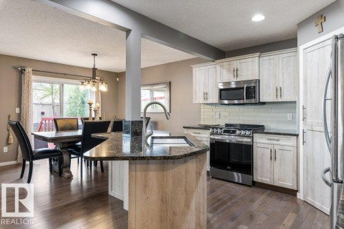 109 Erin Ridge Drive, St. Albert, AB - Indoor Photo Showing Kitchen With Upgraded Kitchen